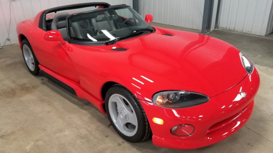 25-Mile 1994 Dodge Viper RT/10