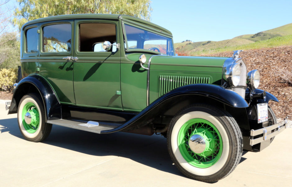 1931 Ford Model A Deluxe Slant Windshield Fordor