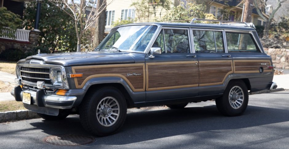 No Reserve: 1987 Jeep Grand Wagoneer