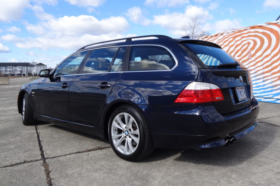 2010 BMW 535i xDrive Touring 6-Speed