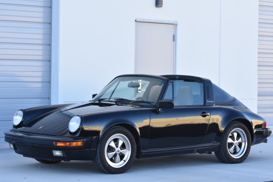 1988 Porsche 911 Carrera Targa