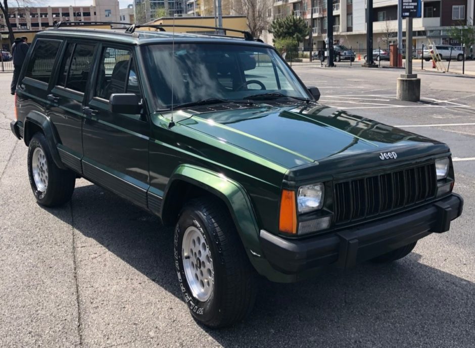 No Reserve: 1996 Jeep Cherokee