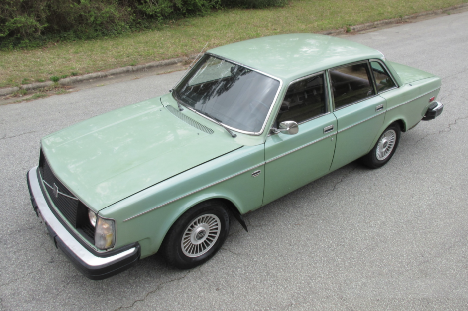 No Reserve: 1976 Volvo 244DL