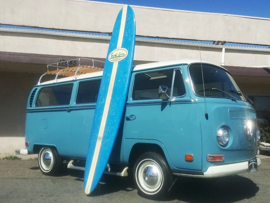 1970 Volkswagen Deluxe Sunroof Bus